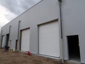 5-Batiment-relais-300x225